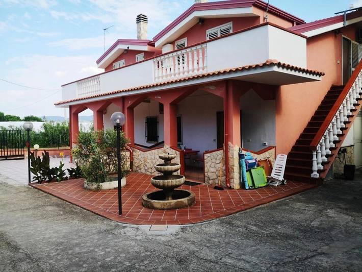 Appartement de vacances pour 4 personnes, avec Balcon et Terrasse ainsi que Jardin et Vue dans Torre Mileto