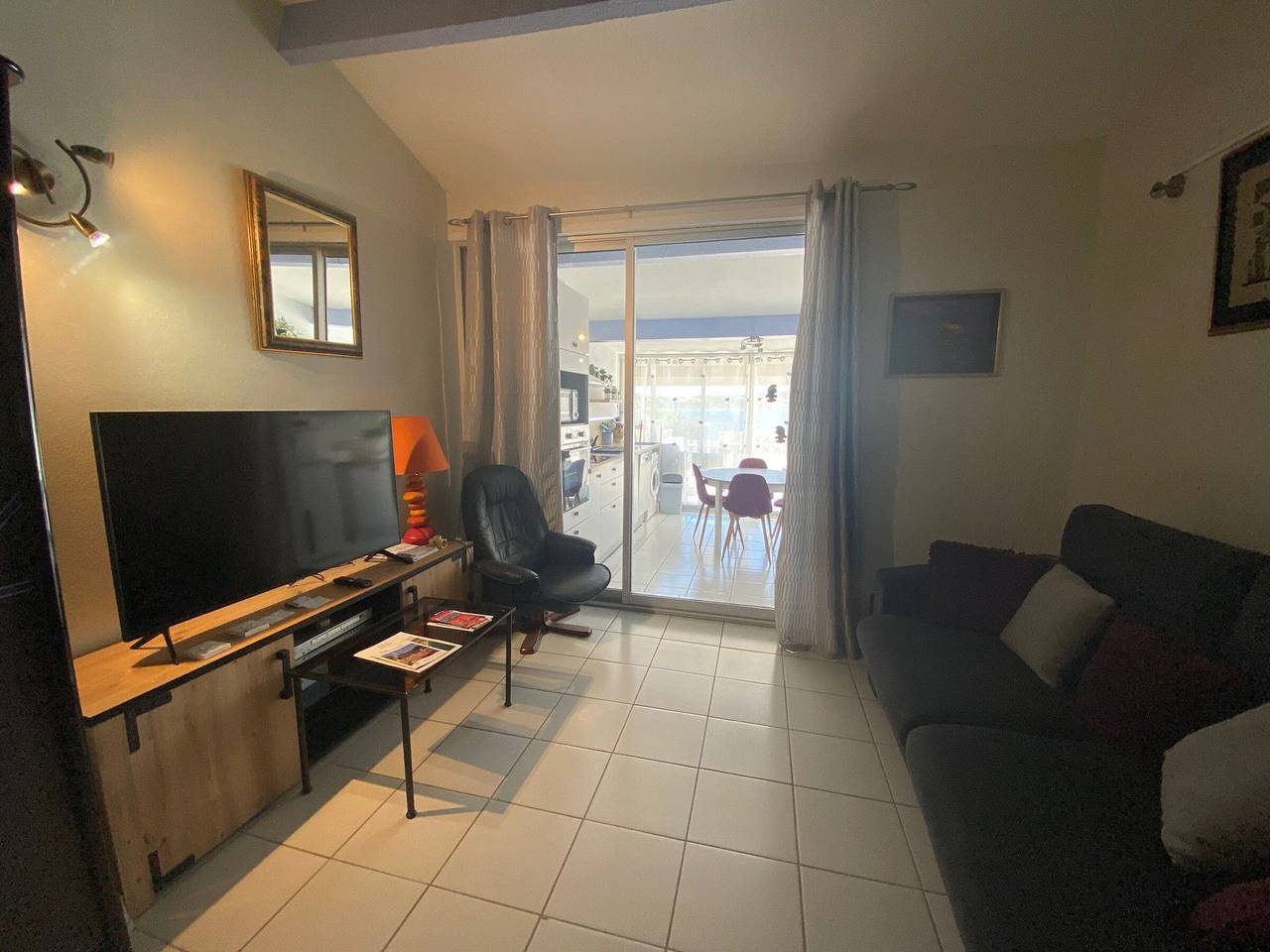 Appartement entier, Charmant T2 avec Terrasse, Clim, Parking et Wifi in Balaruc-les-Bains, Côte d'Améthyste