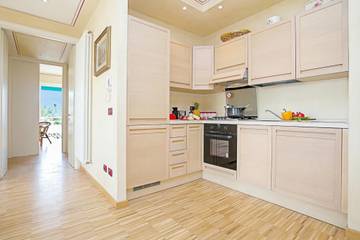 Location De Vacances pour 5 Personnes dans Colombare, Sirmione, Photo 4