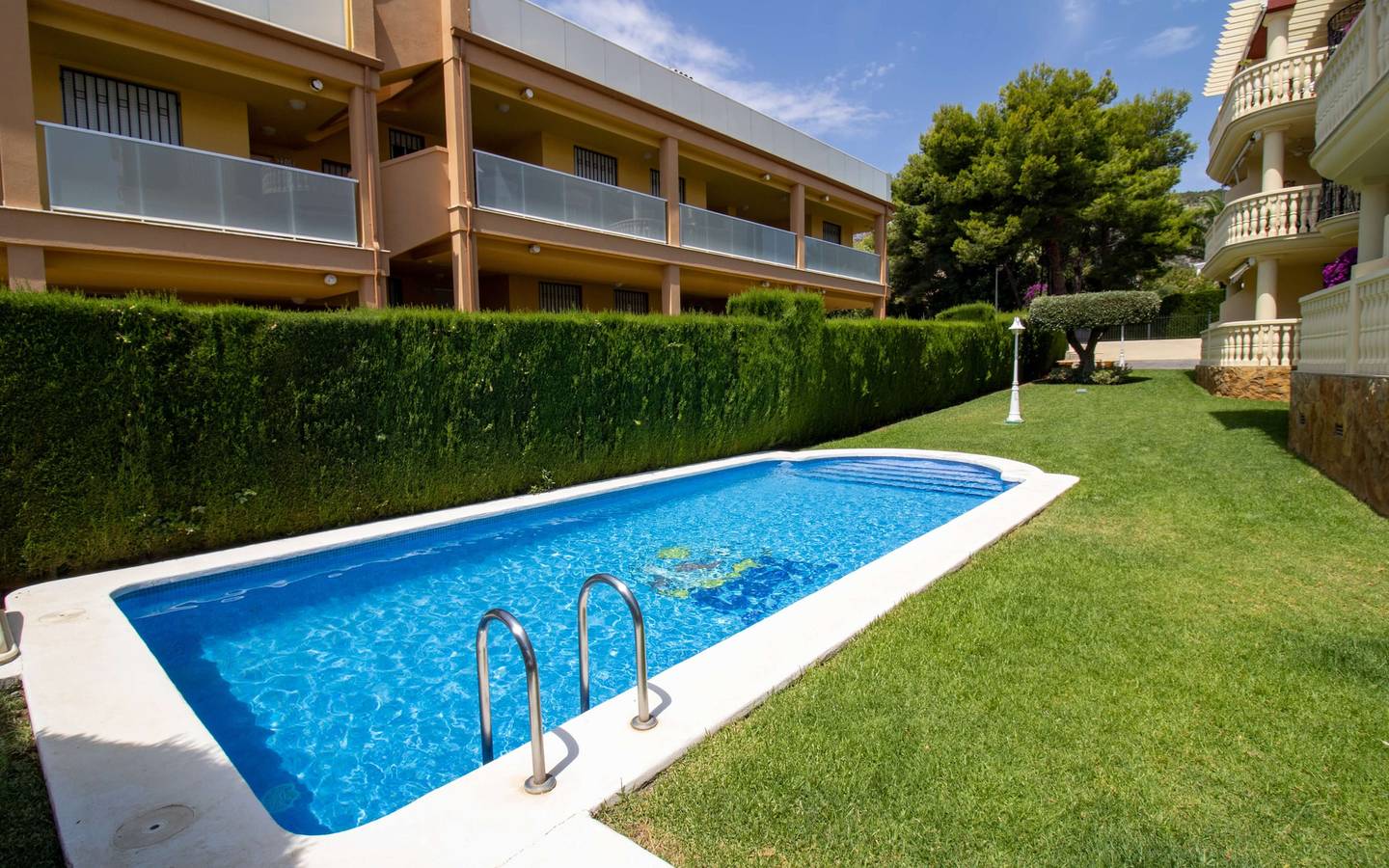 Ganze Wohnung, Bajo con terraza junto a la piscina - Madeira in Alcossebre, Alcalà de Xivert