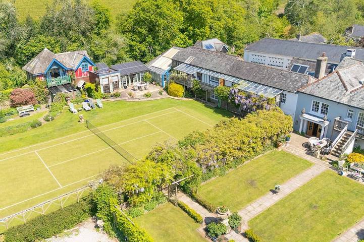 Holiday rental for 14 people, with garden and pool in Dittisham