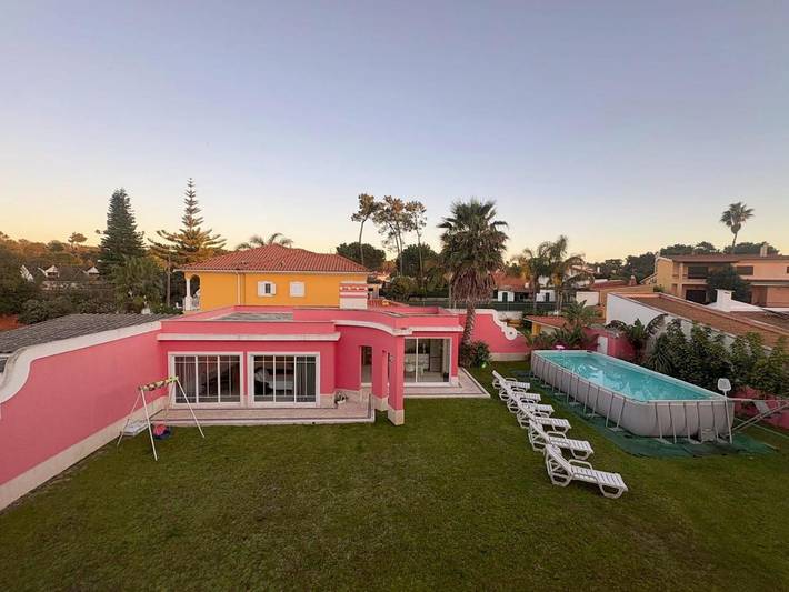 Apartamento de férias para 3 pessoas, com jardim e piscina e ainda vista em Corroios