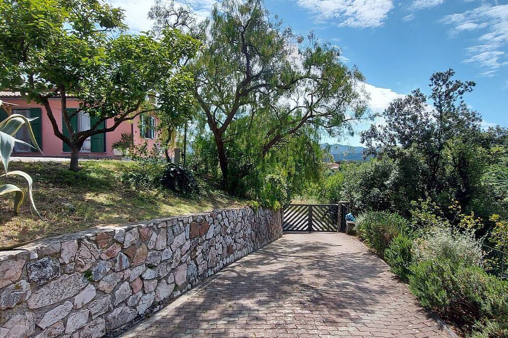 Daisy Casa - chalet rodeado de vegetación - in Portoferraio, Parque Nacional del Archipiélago Toscano