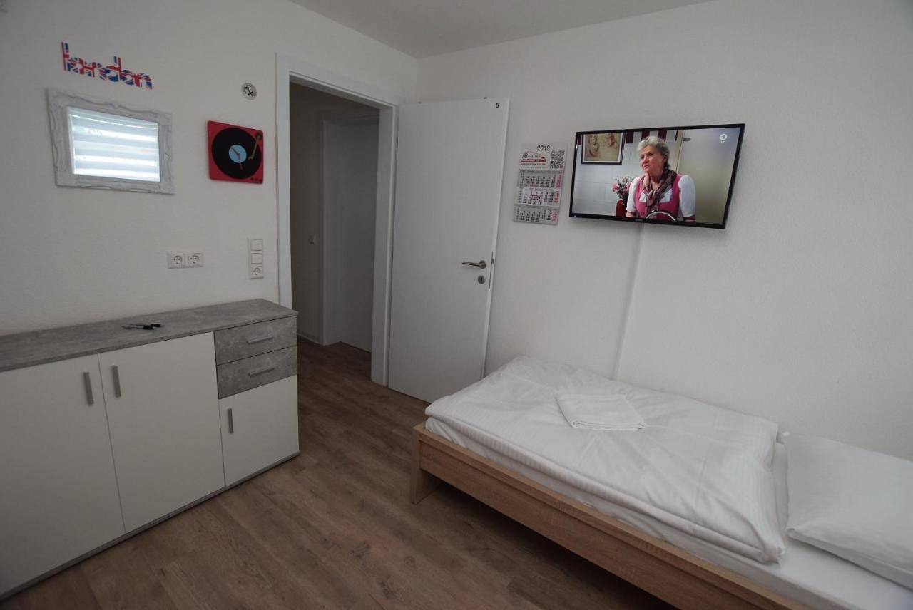 Single Room with Shared Bathroom in Möhringen, Stuttgart