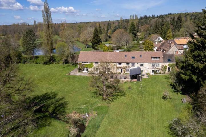 Chambre d’hôte pour 13 personnes, avec Terrasse ainsi que Jardin et Vue à Rochefort-en-Yvelines