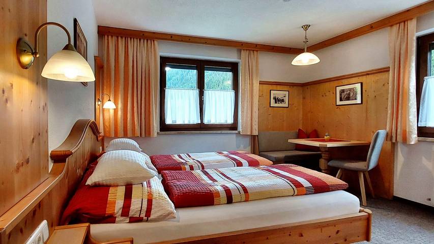 Ganze Ferienwohnung, "Typ 6"(1-2 Pers.)/Wohn-Schlafraum/Du/Wc in Kappl, Verwall