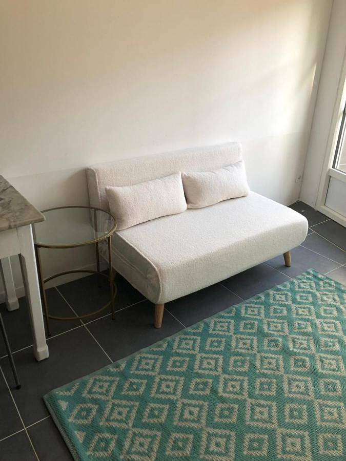 Location de vacances pour 2 personnes, animaux acceptés à Romainville