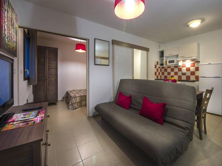 Gîte pour 6 personnes, avec balcon/terrasse et piscine, adapté aux familles à Les Eyzies-de-Tayac-Sireuil - 3