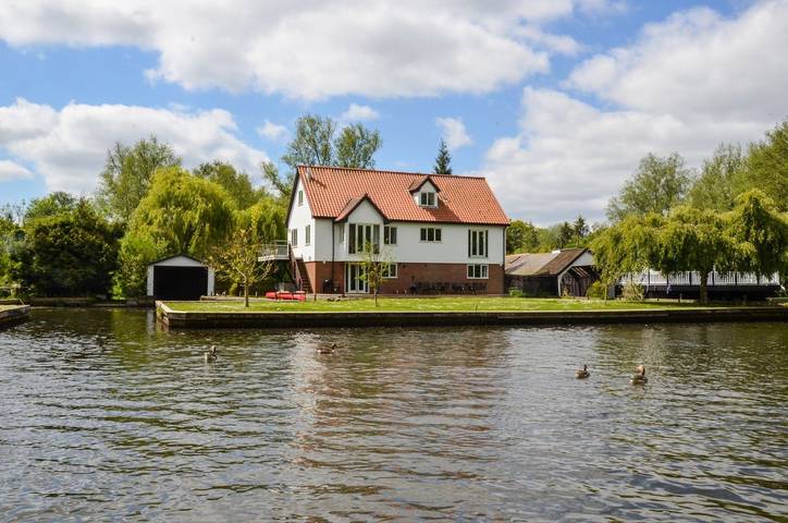 Cottage for 10 people, with garden in Wroxham