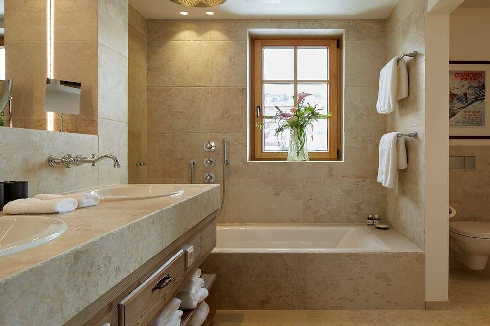 Luxury ski-in-out apartment with amazing views linked to exclusive 5-star hotel in Lechtaler Alpen, Sankt Anton am Arlberg