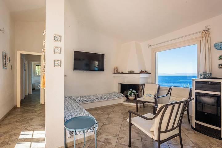 Villa Chiaro di Luna - unabhängig mit direktem Zugang zum Meer in Torre delle Stelle, Maracalagonis