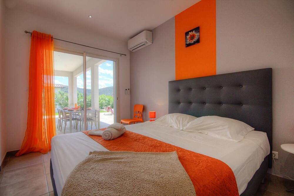 Magnificent villa with heated pool, 900 metres from Farinole beach in Farinole, Calvi region