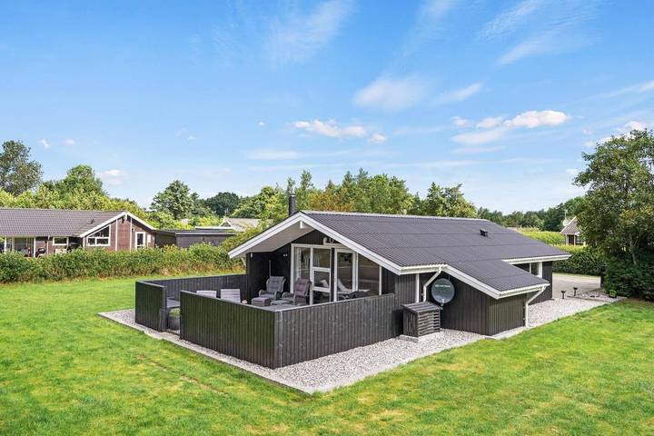 Villa für 4 Personen, mit Balkon/Terrasse - 1