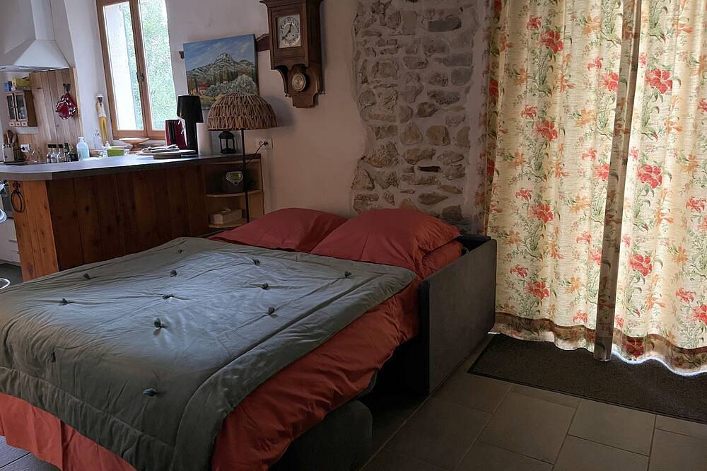 A l'ombre des muriers, pour des moments de repos et de détente. in Bagard, Parc national des Cévennes