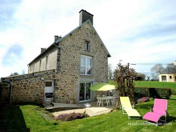 Gîte pour 6 personnes, avec jardin à Champcervon