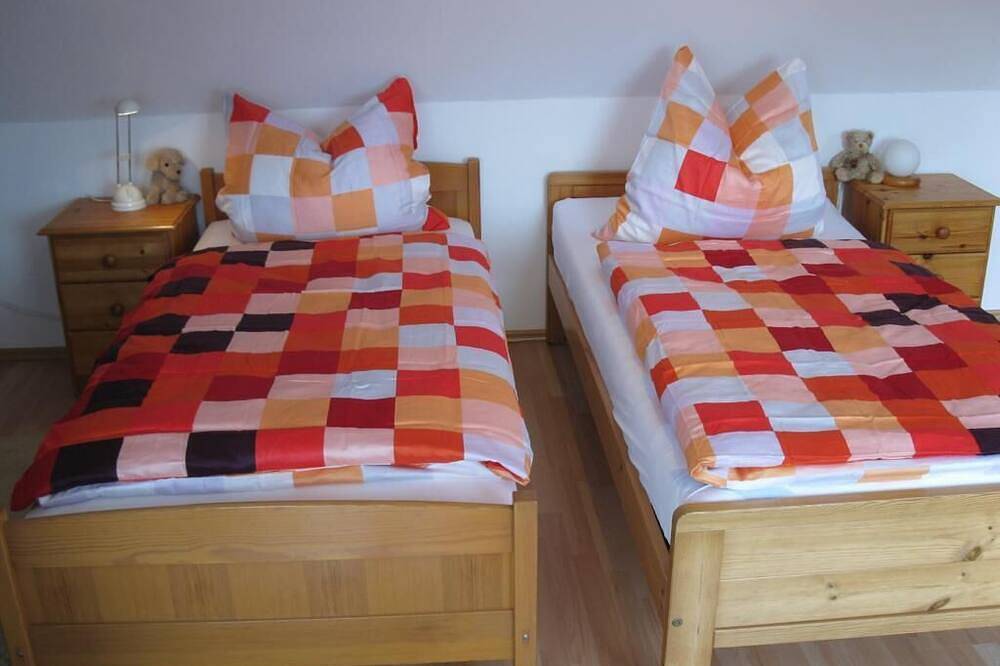 Großzügige Ferienwohnung mit Balkon (Seeblick), Garten und direktem Seezugang in Ascheberg (Holstein), Südliche Ostseeküste