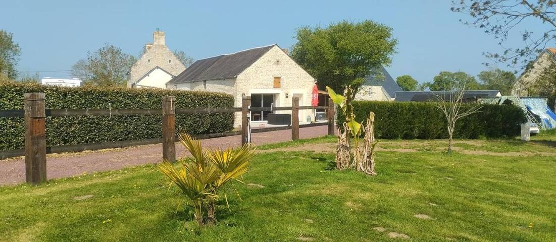Location de vacances pour 4 personnes, avec vue ainsi que terrasse et jardin à Mandeville-en-Bessin - 4
