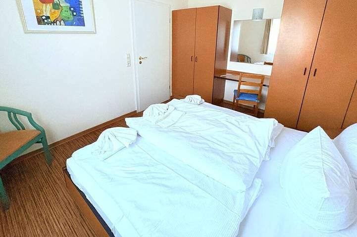 Ganze Wohnung, Boddenhof Apartment 48 - Terrasse für Hundefreunde - Ferienwohnung 48 – in Buschvitz, Bergen auf Rügen und Umgebung