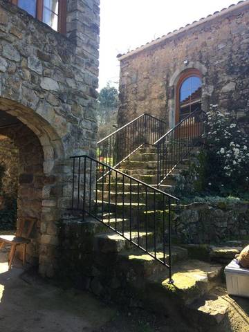 Chambre d’hôte pour 4 personnes, avec piscine ainsi que vue et jardin, animaux acceptés à Saint-Jean-du-Gard