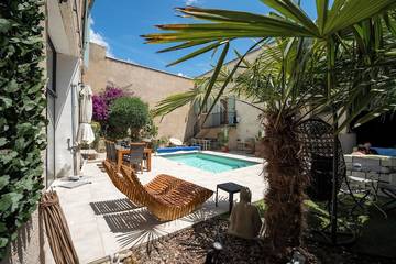 Gîte pour 4 personnes, avec terrasse et piscine à Autignac