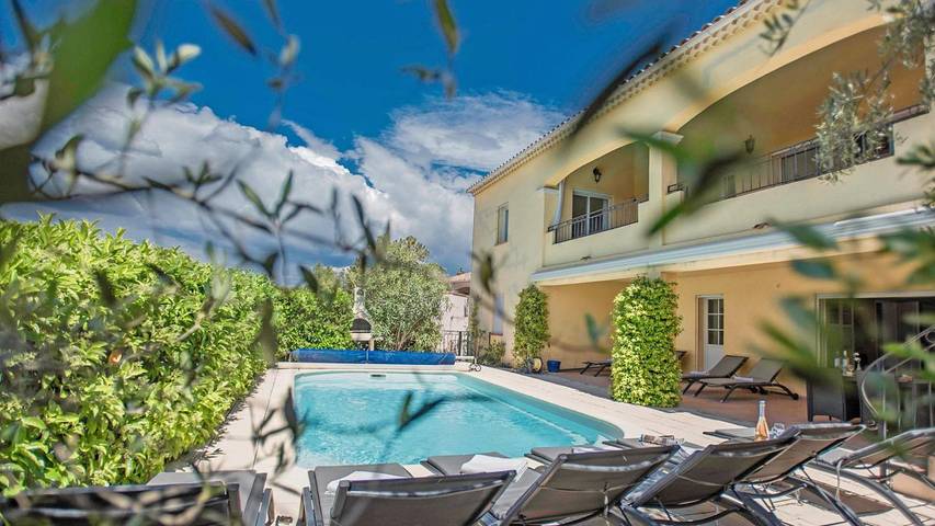 Vakantiehuis voor 6 personen, with terras and zwembad as well as tuin in Vidauban