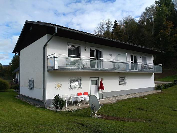 Ferienwohnung für 5 Personen, mit Balkon und Terrasse sowie Garten in Schiefling am See