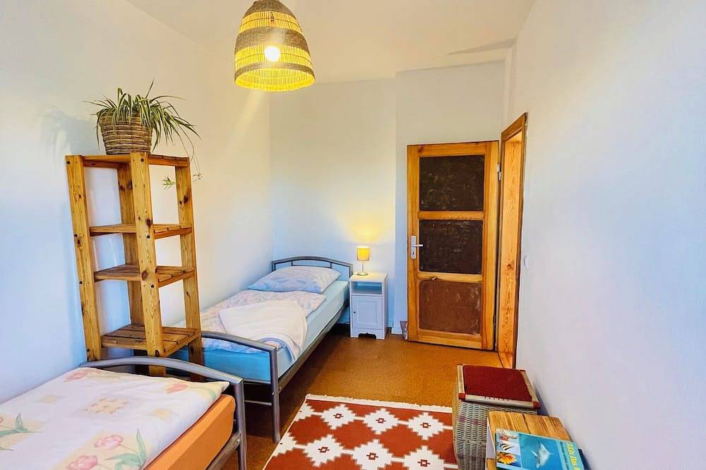 Ganze Wohnung, \"Mts -Haus Zettemin\" - 2 Familienfreundliche Ferienwohnungen in Mecklenburg in Zettemin, Müritz