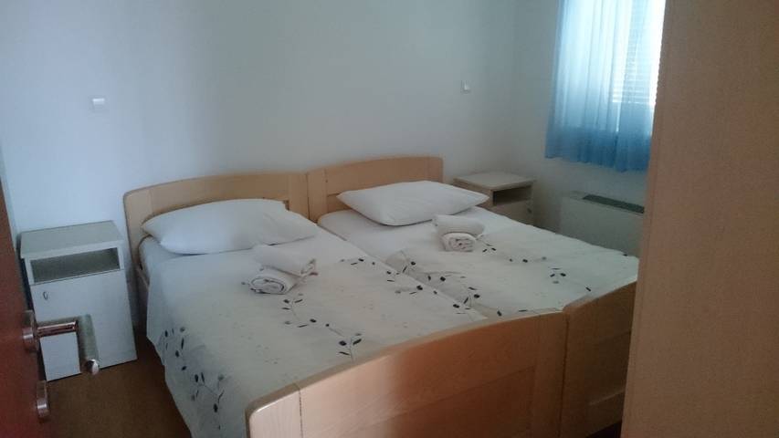 Ferieleilighet for 2 personer, med balkong i Primosten