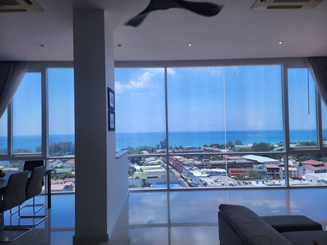 Entire apartment, A2-stunning Seaview 4brs3baths Duplex karon City in Ban Karon, Karon