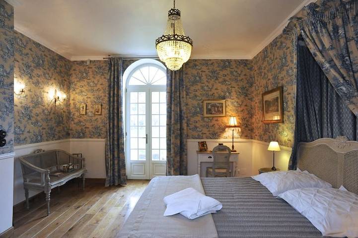 Gîte pour 8 personnes, avec terrasse et jardin, animaux acceptés