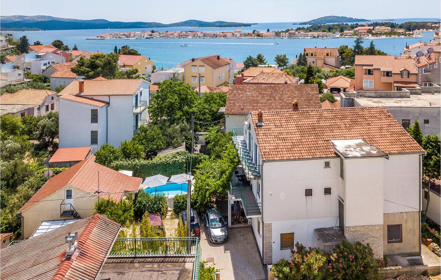 Ferienhaus für 4 Personen mit Pool in Brodarica, Šibenik-Knin