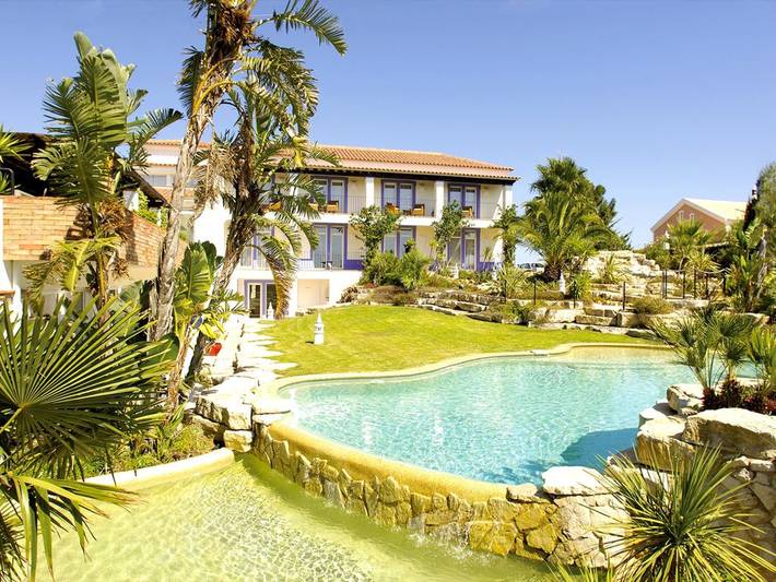 Stunning Lagos Villa | 10 Bedrooms | Villa Lacuna Deluxe | Private Pool & Jacuzzi | Algarve in São Sebastião, São Gonçalo de Lagos