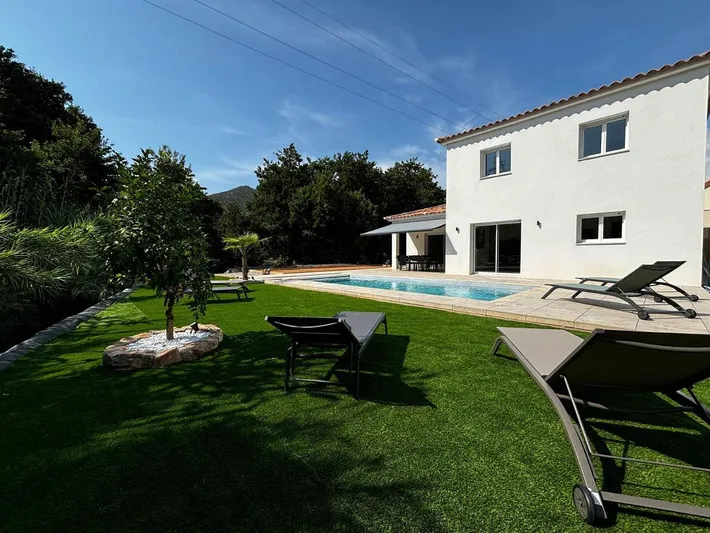 Chalet para 8 personas, con vistas además de piscina y jardín - 1