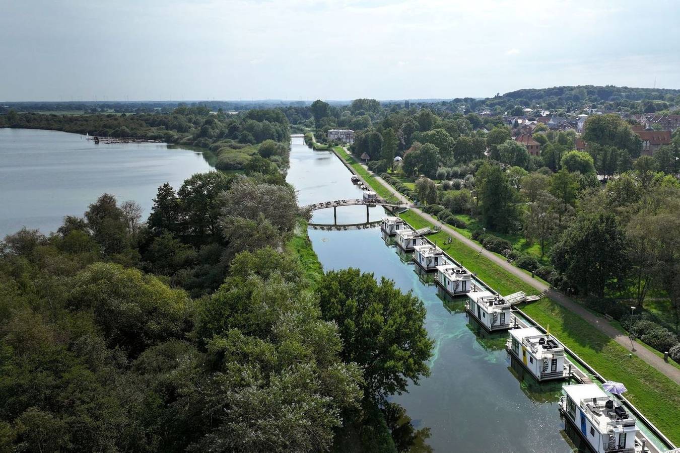 Hausboot 5 Seekönig. Naturnah und auf dem Wasser. in Geestland, Cuxland