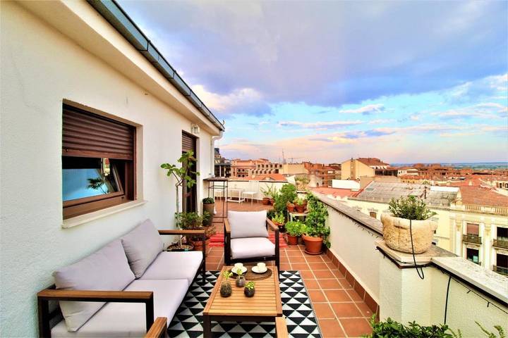 Apartamento de vacaciones para 5 personas, con Balcón además de Terraza y Vistas en Zamora 