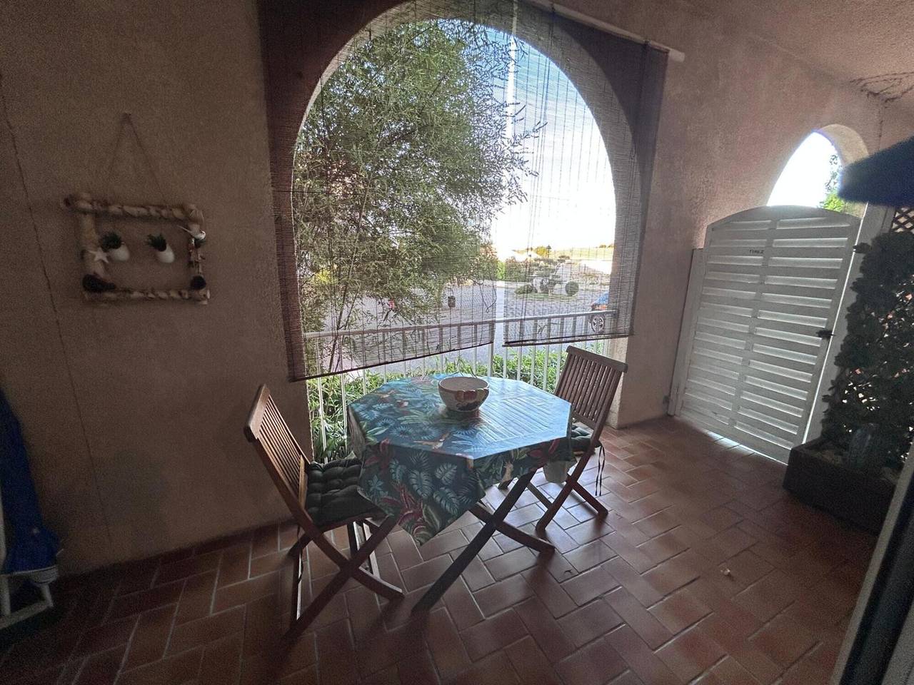 Apartamento entero, Apartamento '4 Personne' con piscina compartida, Wi-Fi y aire acondicionado in Cervione, Región de Corte