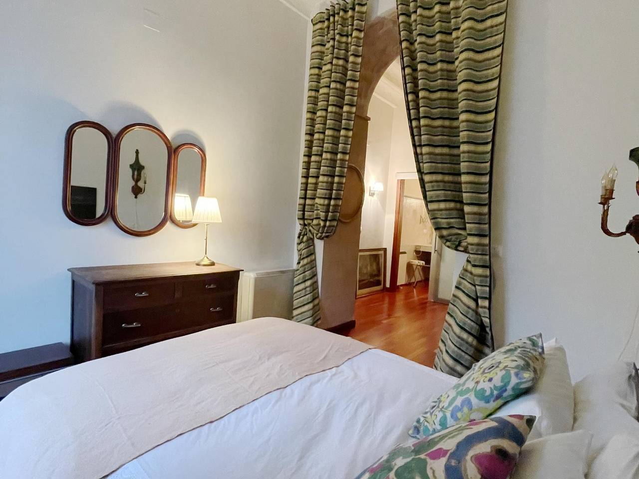 Entire apartment, Elegant apartment with balconies, Ac and parking in central Jerez in Jerez de la Frontera, Costa de la Luz