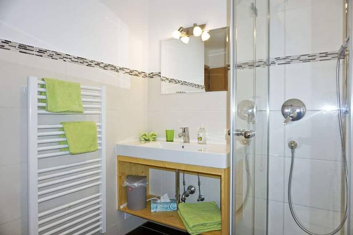 Ganze Wohnung, Ferienwohnung Farrenpoint, 2 sep. Schlafzimmer, Eg mit Terrasse, 60 qm in Bad Feilnbach, Bayerische Alpen