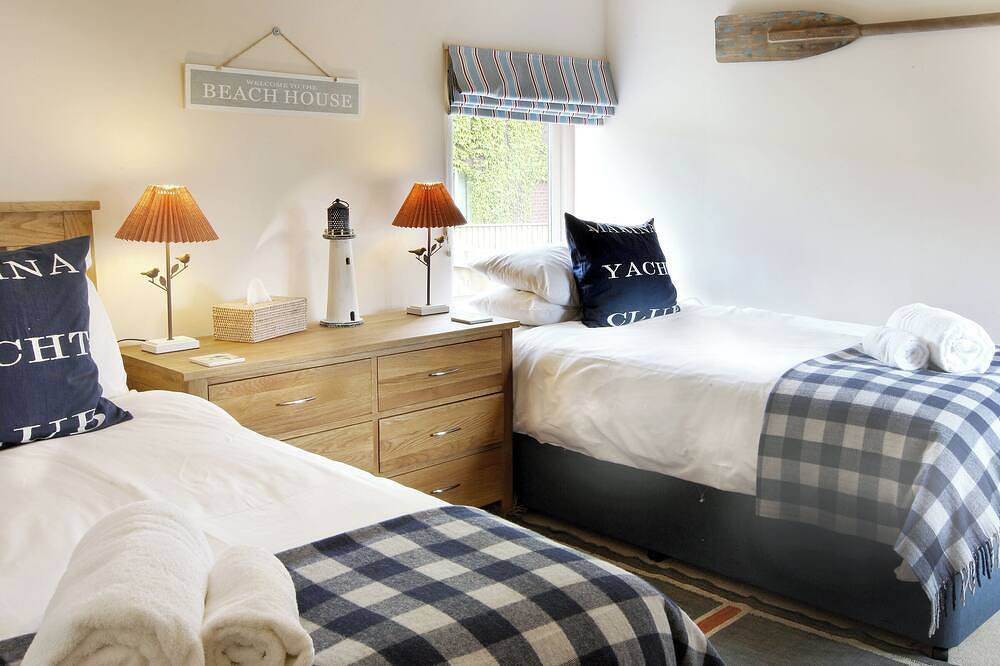 5 bedroom accommodation in Scalby, Scarborough in Scarborough, North York Moors National Park