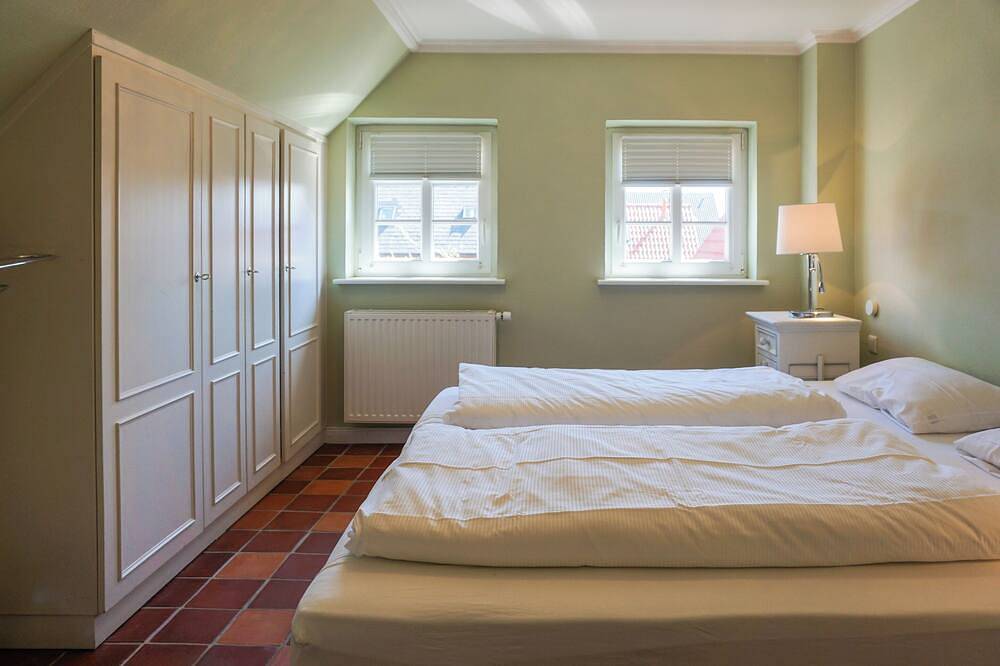 Ganze Wohnung, Komfortables Appartement \"Diedrichsen 3\" in List mit Gartenblick und Strandnähe in List (Sylt), Sylt
