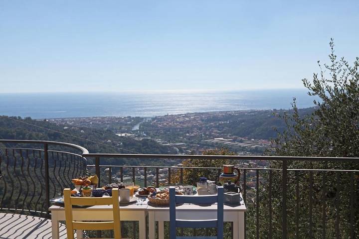 Albergo a gestione familiare per 4 persone, con giardino e balcone nonché panorama - 1