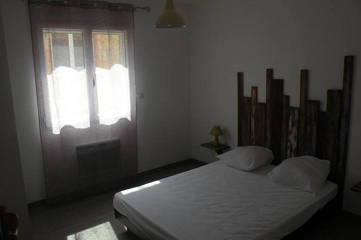 Location de vacances pour 10 personnes, avec Jacuzzi ainsi que Terrasse et Jardin à Saint-Privat-des-Vieux - 3
