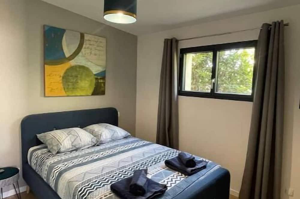 Entire apartment, Villa Moderne Avec Jacuzzi Proche D'avignon in Le Thor, Vaucluse