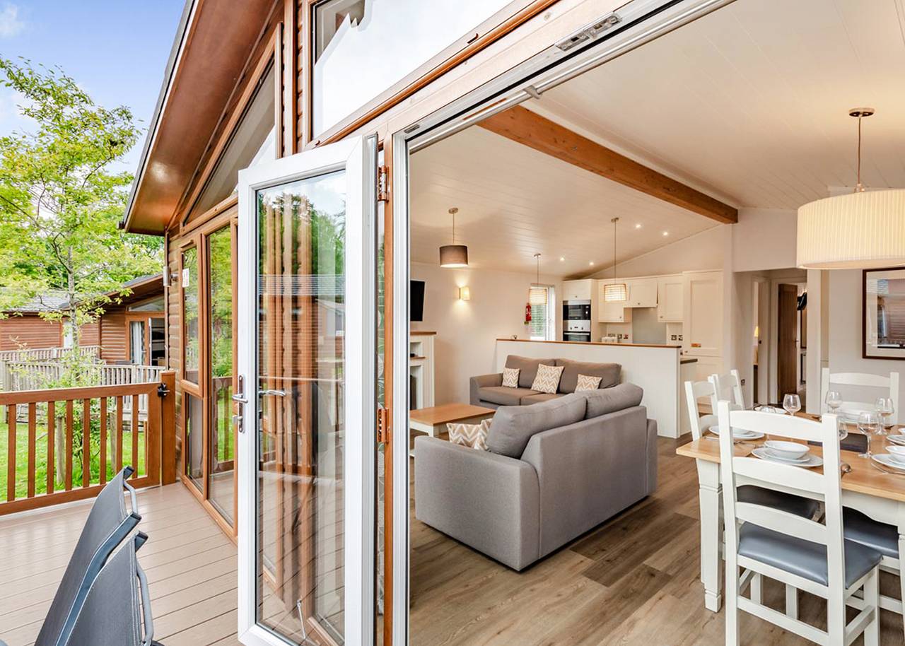 Deluxe Lodge with parking, ensuite & decking in Camber Sands, Camber
