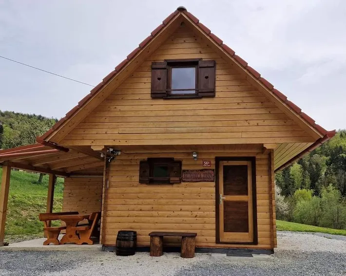 Chalet für 5 Personen, mit Terrasse und Ausblick - 1
