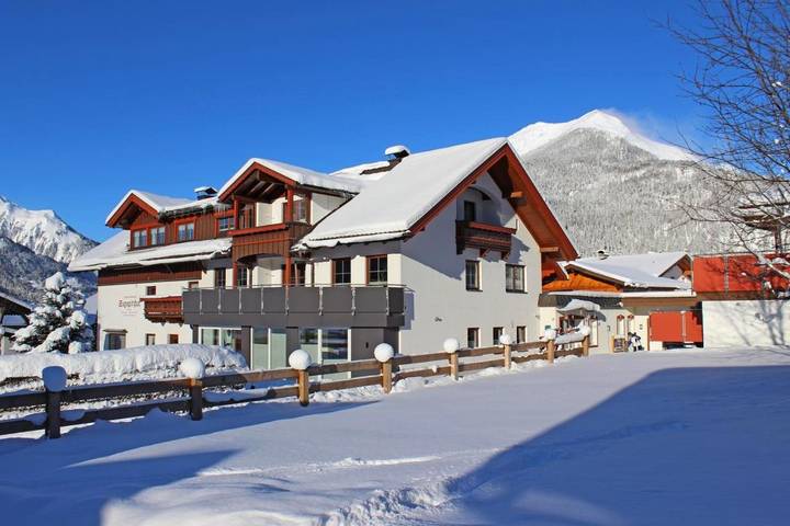 Appart’hôtel pour 4 personnes, avec vue ainsi que sauna et jardin