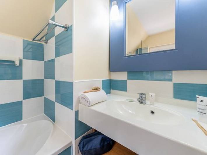 Appartement de vacances pour 6 personnes, avec balcon et sauna ainsi que jardin et piscine, animaux acceptés
