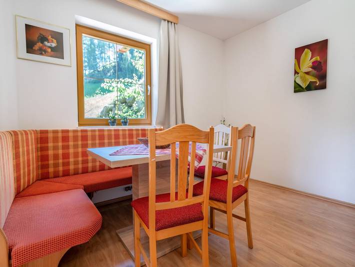 Ferienwohnung für 4 Personen, mit Balkon/Terrasse und Terrasse sowie Garten in Neustift im Stubaital