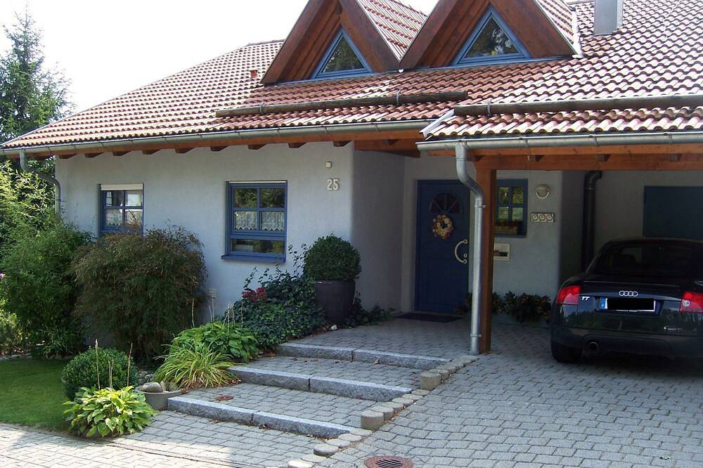 Ganze Wohnung, Ferienwohnung 38 qm, Parterre, kombinierter Wohn- und Schlafbereich, max. 2 Personen in Unterkirnach, Mittlerer Schwarzwald