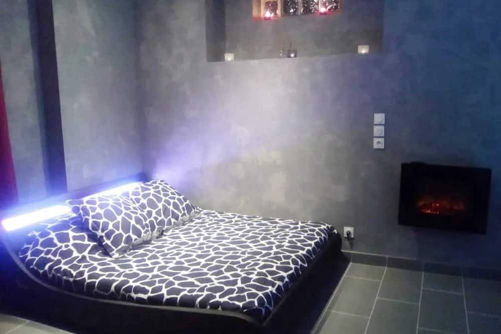 Apartamento entero, Homerez - Estudio en Baixas con jacuzzi in Baixas, Region de Perpignan